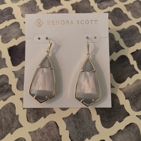 Kendra Scott Jewelry - NWT Kendra Scott Carla Earrings (discontinued)